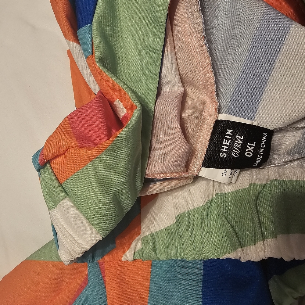 SHEIN Colorful Wave Pattern Pants - Picture 3 of 3